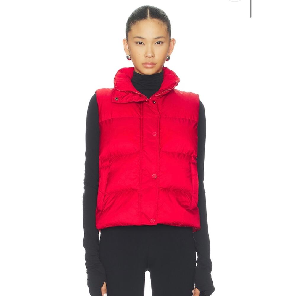 Beyond Yoga Big Cozy Vest Holly Red Women's Small Jacket - Picture 1 of 7